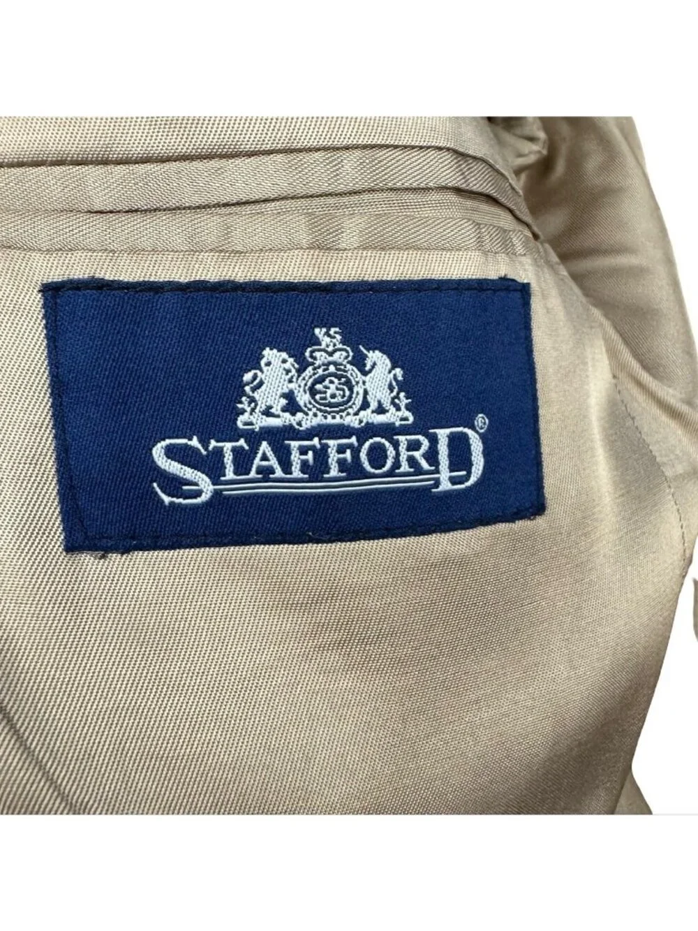 Stafford Men's Wool Blend 2-Button Gold Button Blazer Purple • 38S